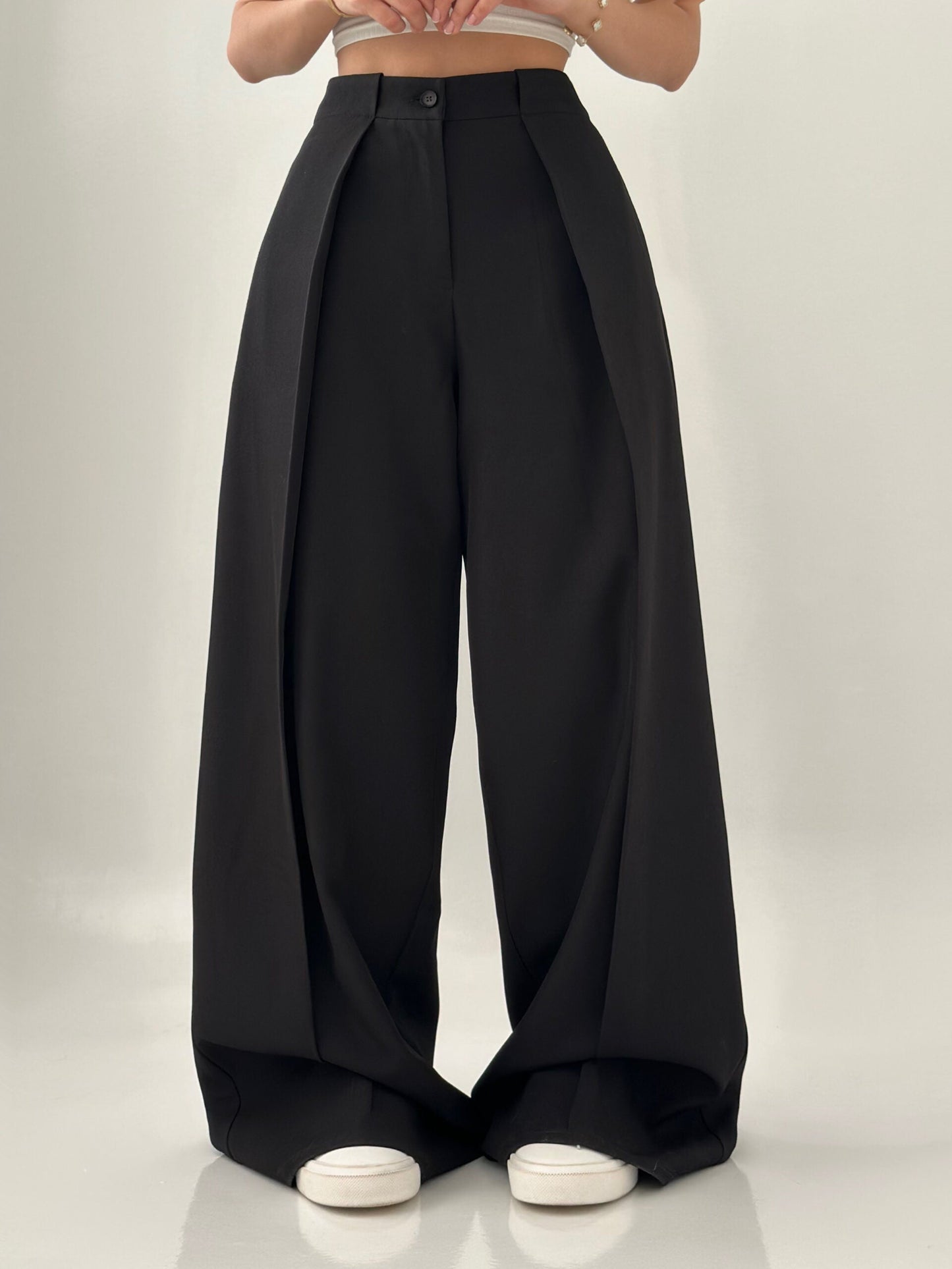 Pantalón palazzo fluido y elegante