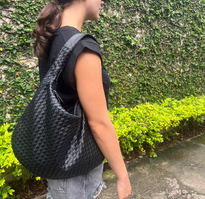 Victoria | Bolsa Viral